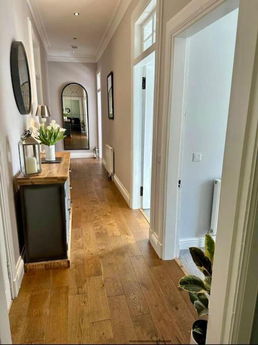 Beautiful Spacious Apartment In Town Centre Oban Exterior foto